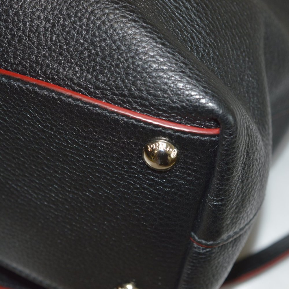 New Prada Crossbody Tote in Silver Perfect Thickness Italian Leather W Tags - Picture 5 of 12